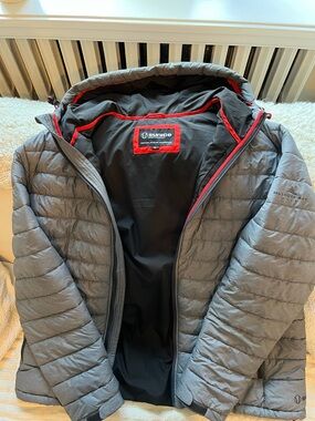 Sunice Men’s Gray Quilted Hooded Puffer Jacket with Red Trim